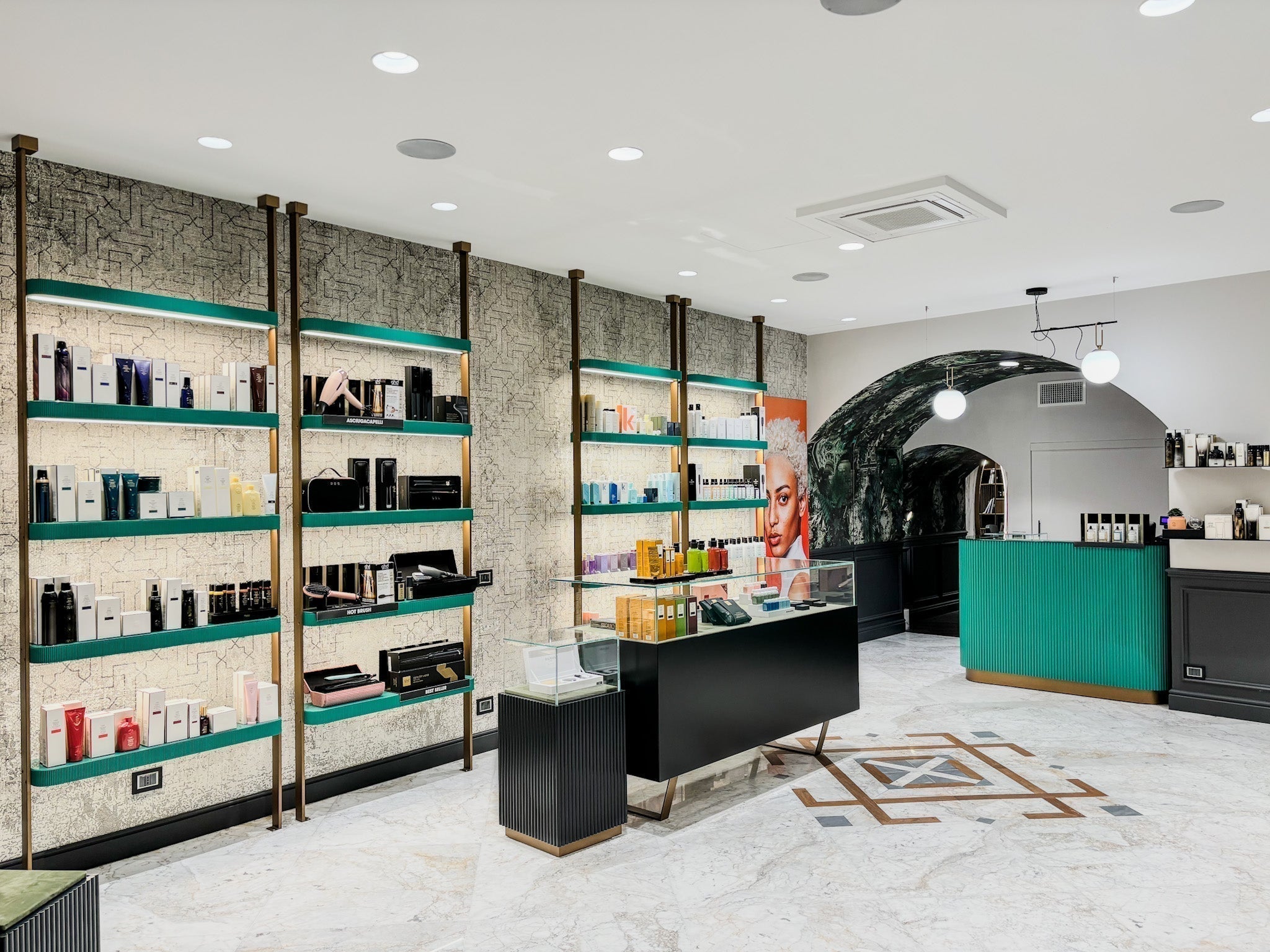 ENCAPTURE: Italian Luxury Hair & Spa Experience in Como – E N C A P T U R E