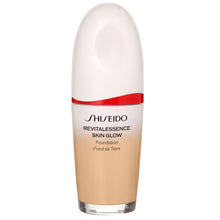 Revitalessence Skin Glow Foundation