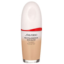 Revitalessence Skin Glow Foundation