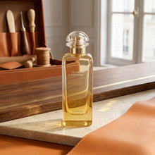 Un Jardin a Cythere Eau De Toilette Refillable Spray